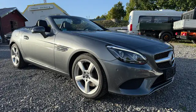 Mercedes-Benz SLC 200 SLC 200 CGI Roadster *Navi*Panorma*LED