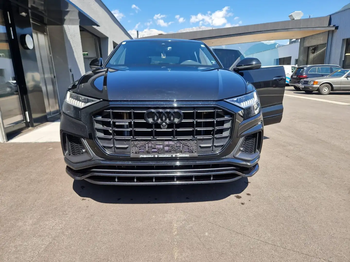 Audi Q8 55 TFSI e quattro Tiptronic - 2