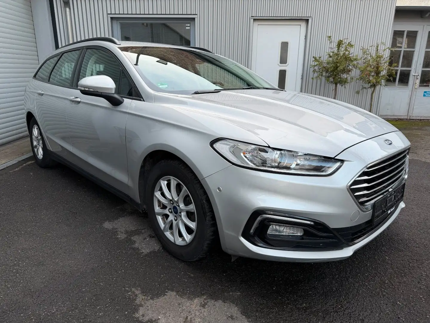 Ford Mondeo Turnier Navi Automatik LED SHZ Kamera PDC Silber - 1
