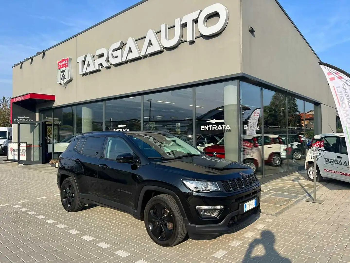 Jeep Compass 1.4 MultiAir 2WD Night Eagle GPL Zwart - 1