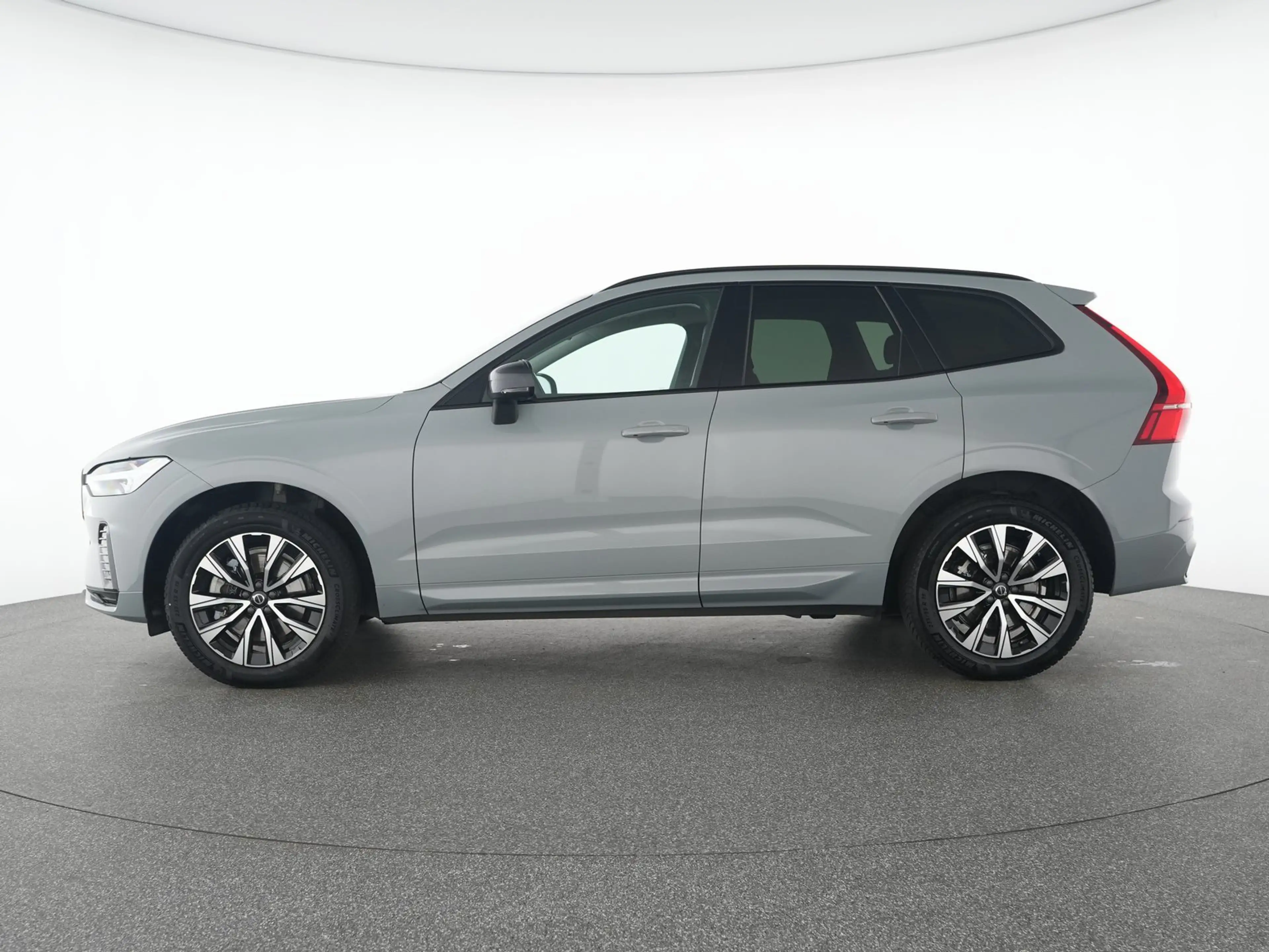 Volvo XC60 B4 Benzin Plus Dark LEDER*ACC*H&K-SOUND — photo 11