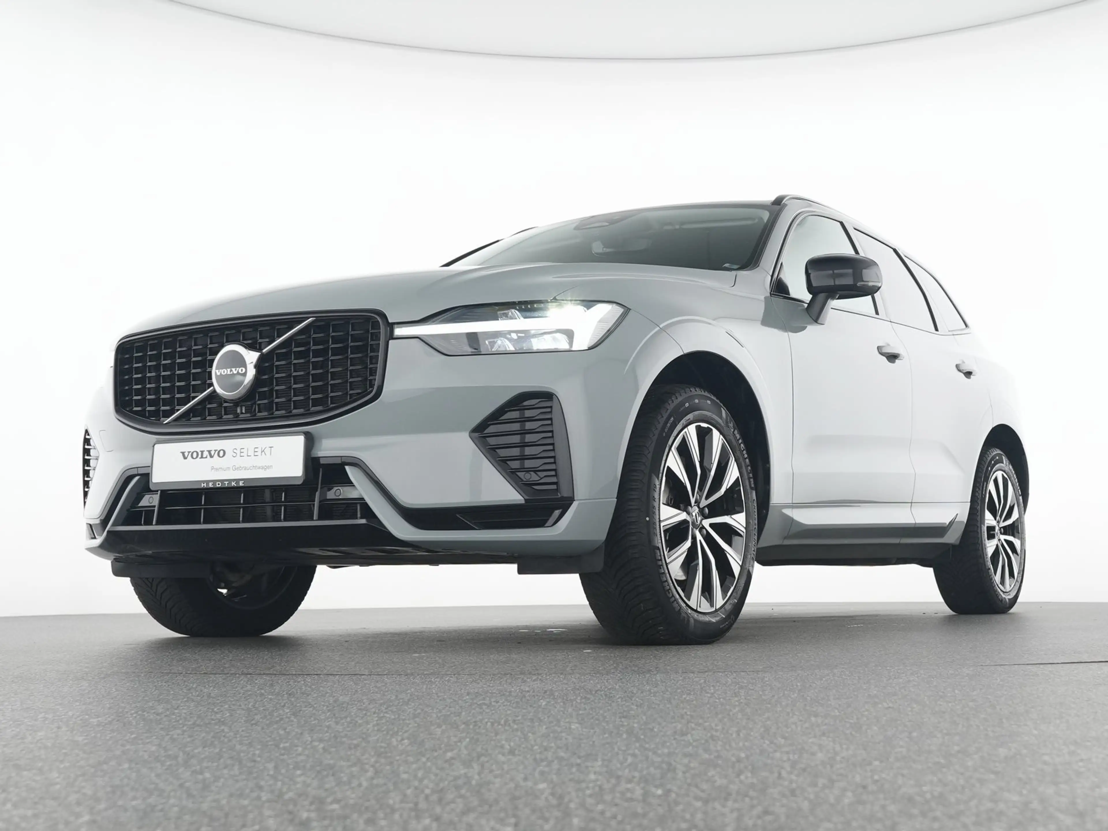 Volvo XC60 B4 Benzin Plus Dark LEDER*ACC*H&K-SOUND — photo 7
