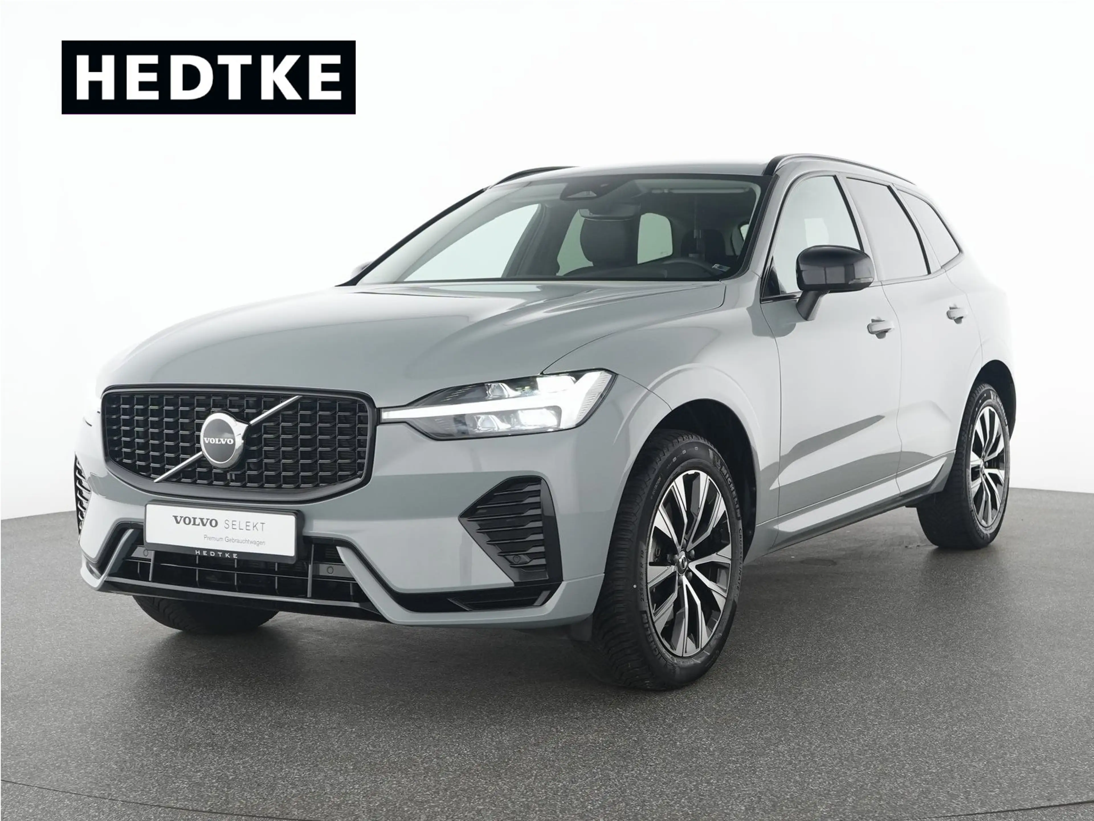 Volvo XC60 B4 Benzin Plus Dark LEDER*ACC*H&K-SOUND