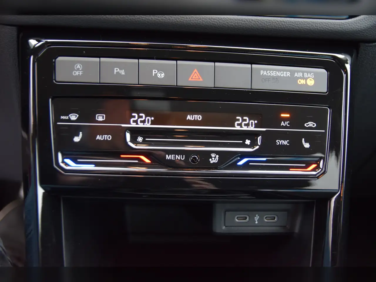 Volkswagen T-Cross TSI Life LED - Navi - Travel Assist 14