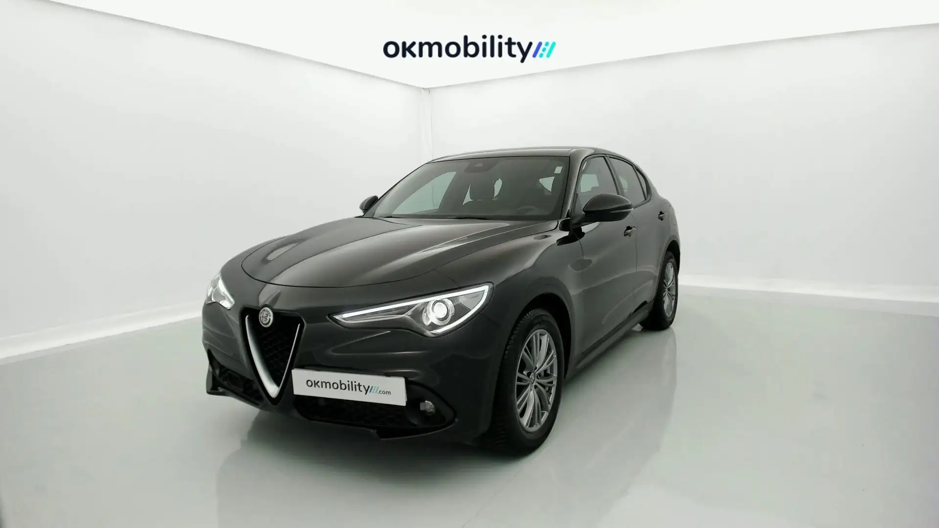 Alfa Romeo Stelvio 2.2 Super RWD Aut. 160 Zwart - 1