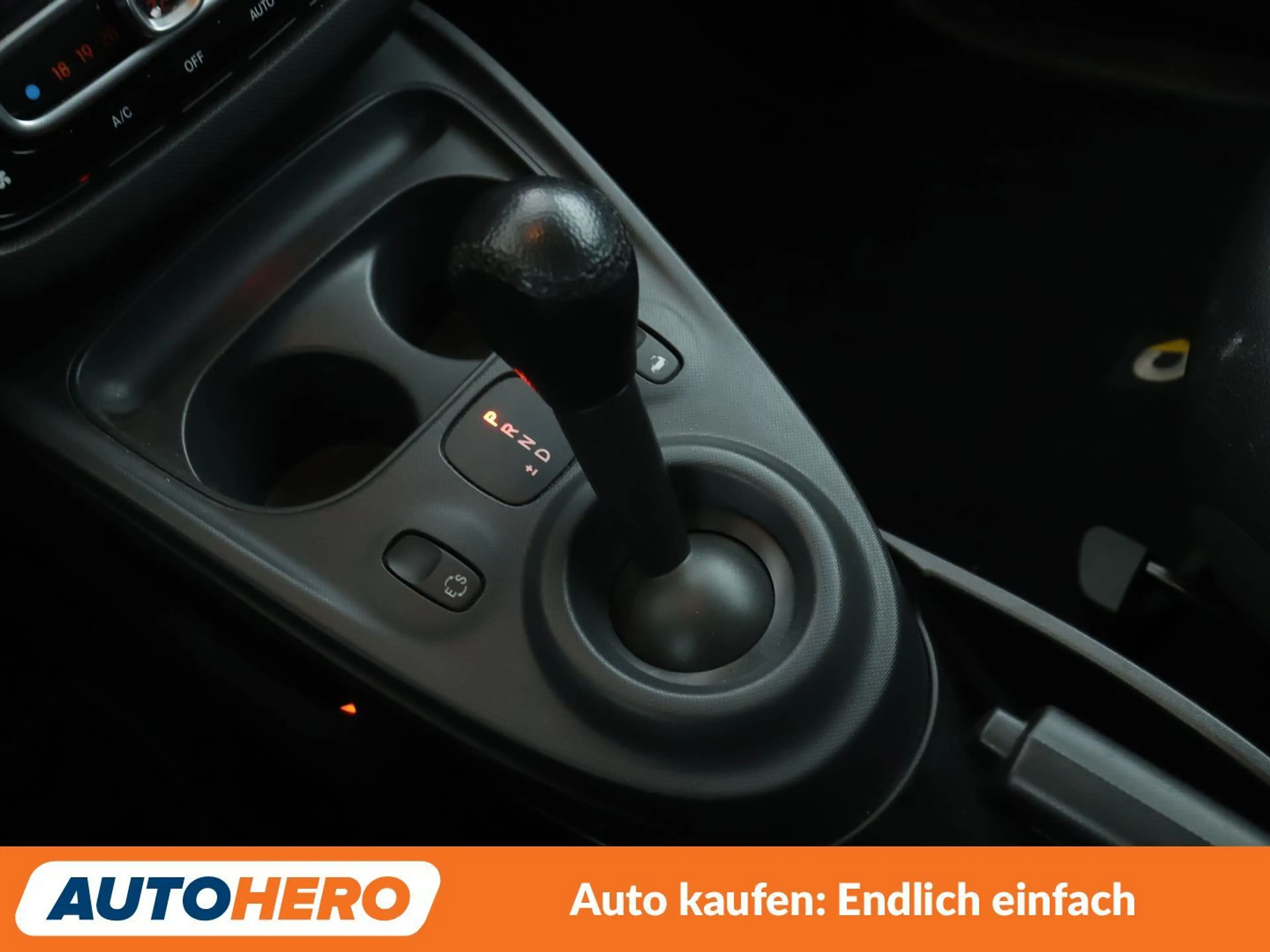 smart forTwo 1.0 Basis Prime Aut.*TEMPO*SHZ*KLIMA*GARANTIE* — photo 22