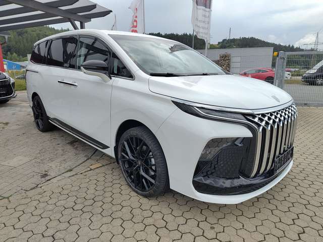 DFSK Forthing 9 HEV 7-Sitzer Van der Luxusklasse