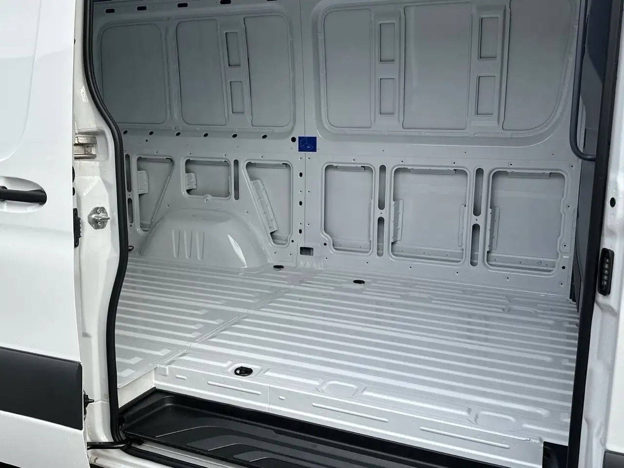Mercedes-Benz Sprinter 315 CDI KA L2H2 MBUX Klima Kamera Totw. 15