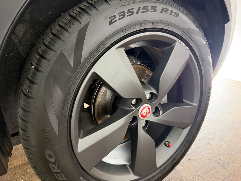 Jaguar E-Pace R-DYNAMIC/1.HD/AWD/LED/ACC/LEDER/ — photo 11