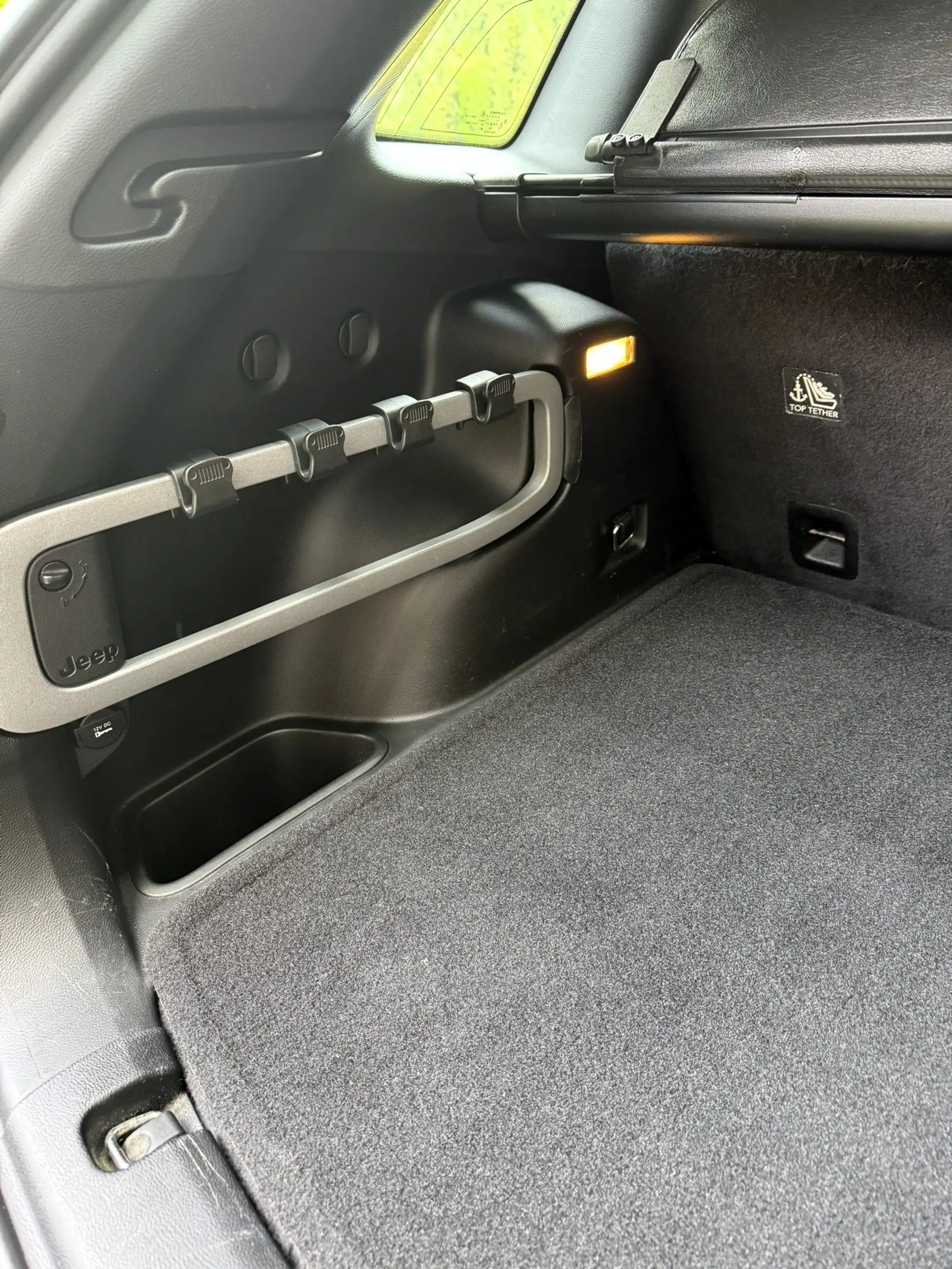 Jeep Cherokee Longitude 4WD — photo 11