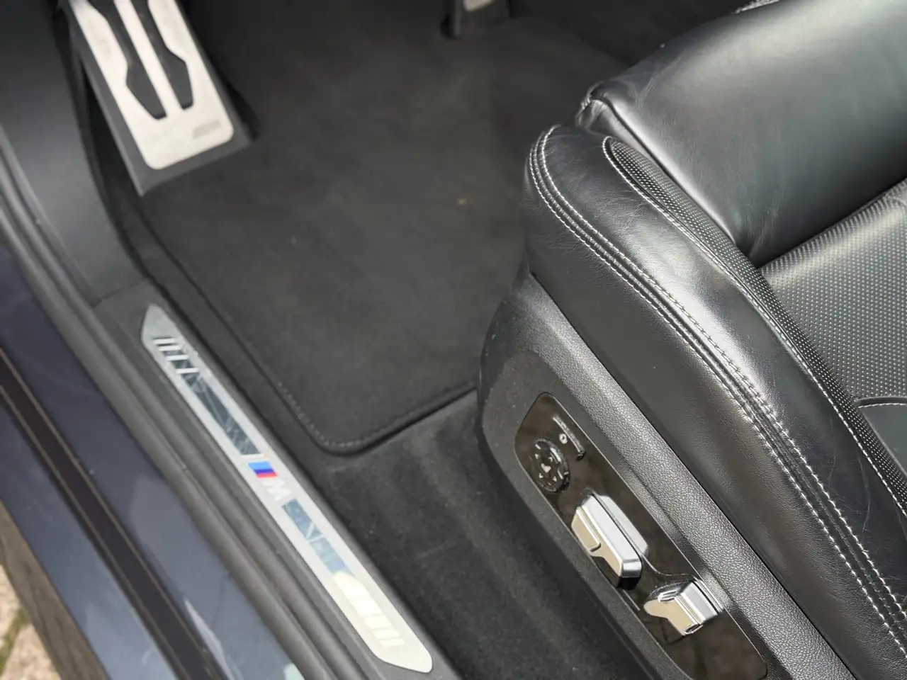 BMW X5 XDrive45e High Executive B&W Skylounge M Sea, миниатюра 25