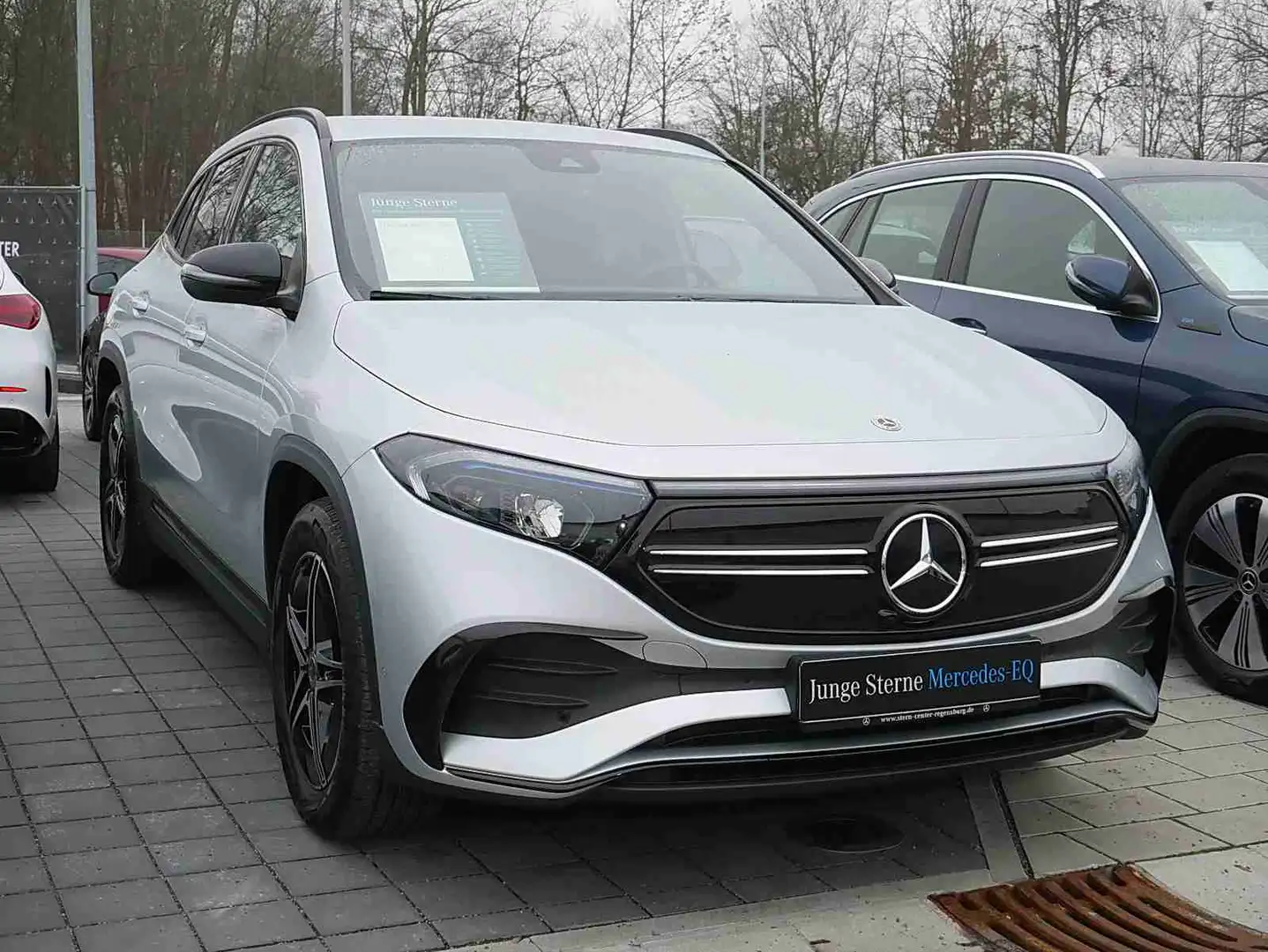 Mercedes-Benz EQA 300 4M+AMG+Night+Ambiente+LED+Media-Display+ Silber - 2