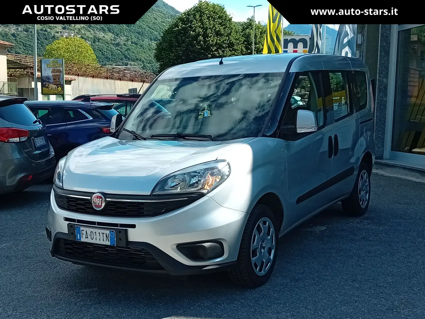 Fiat Doblo Doblo II 2015 1.4 tjt 16v Easy 120cv Plateado - 2
