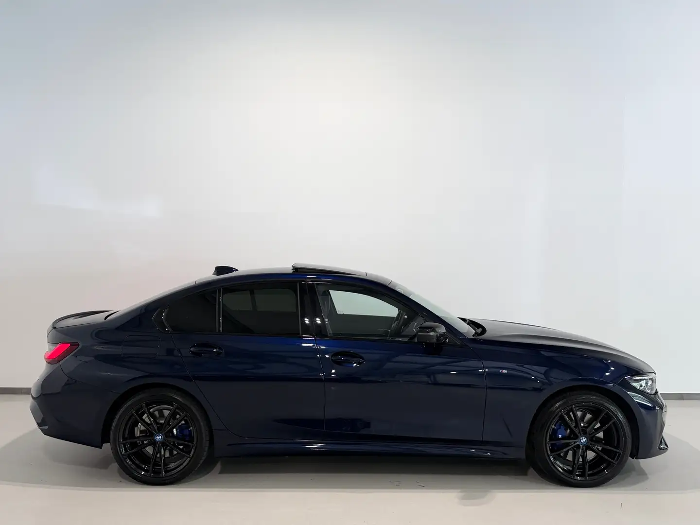 BMW 330 e xDrive Aut/M-Sport/Schiebedach/HEAD-UP/Laser/360 Blau - 2