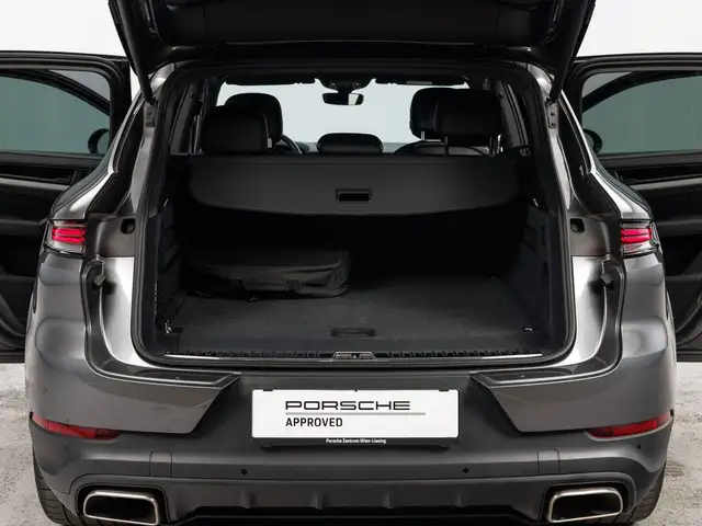 Porsche Cayenne view 13