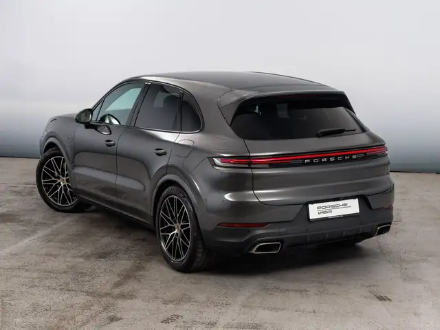 Porsche Cayenne view 9