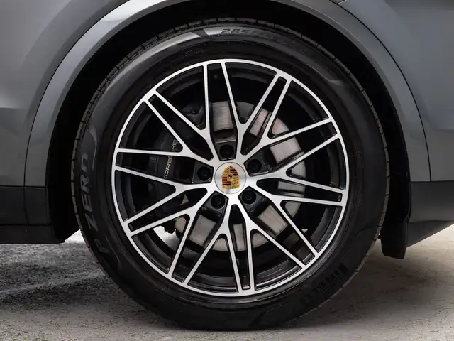 Porsche Cayenne view 5