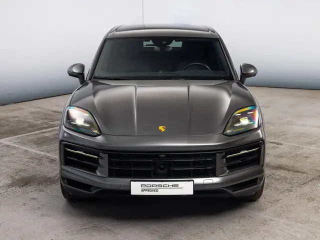 Porsche Cayenne view 7