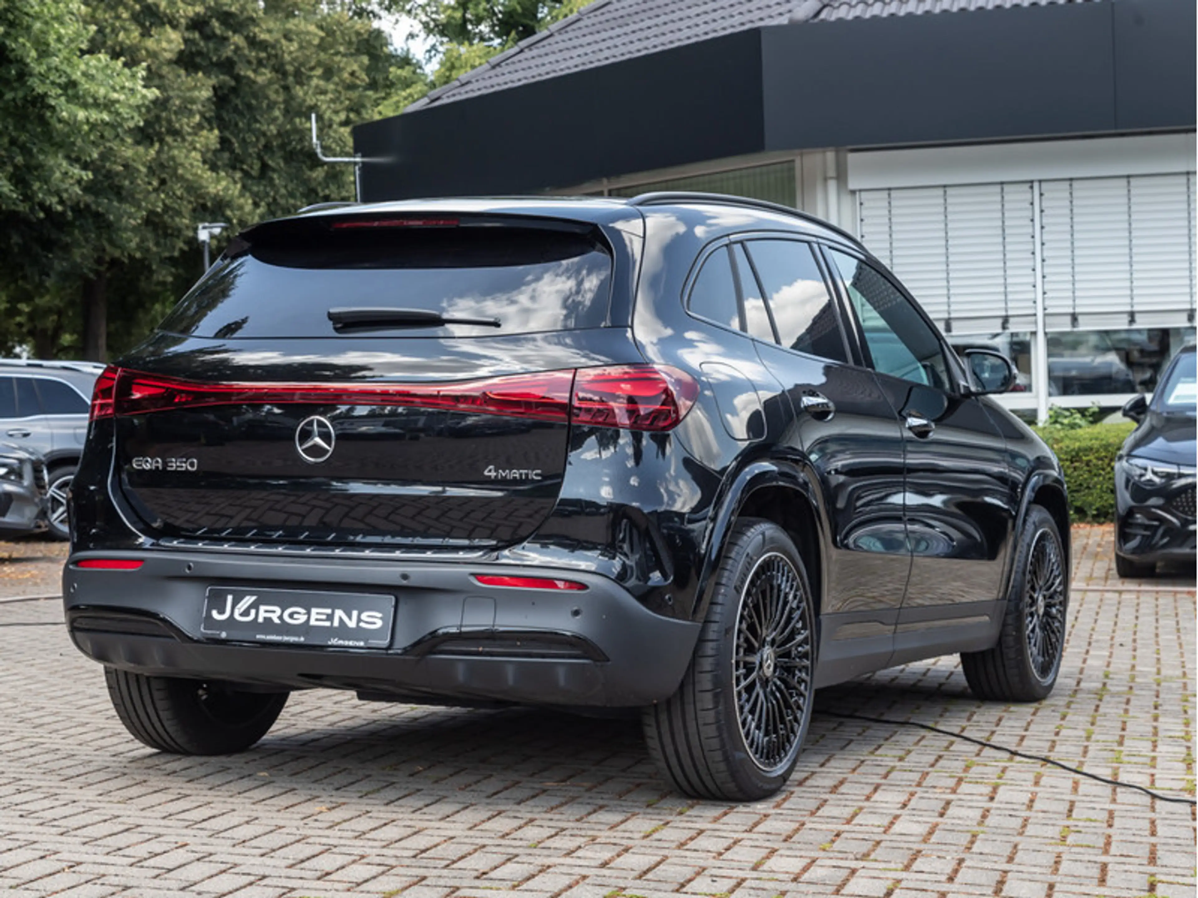Mercedes-Benz EQA 350 4M AMG-Sport/360/Pano/AHK/Distr/Night/20 — photo 4