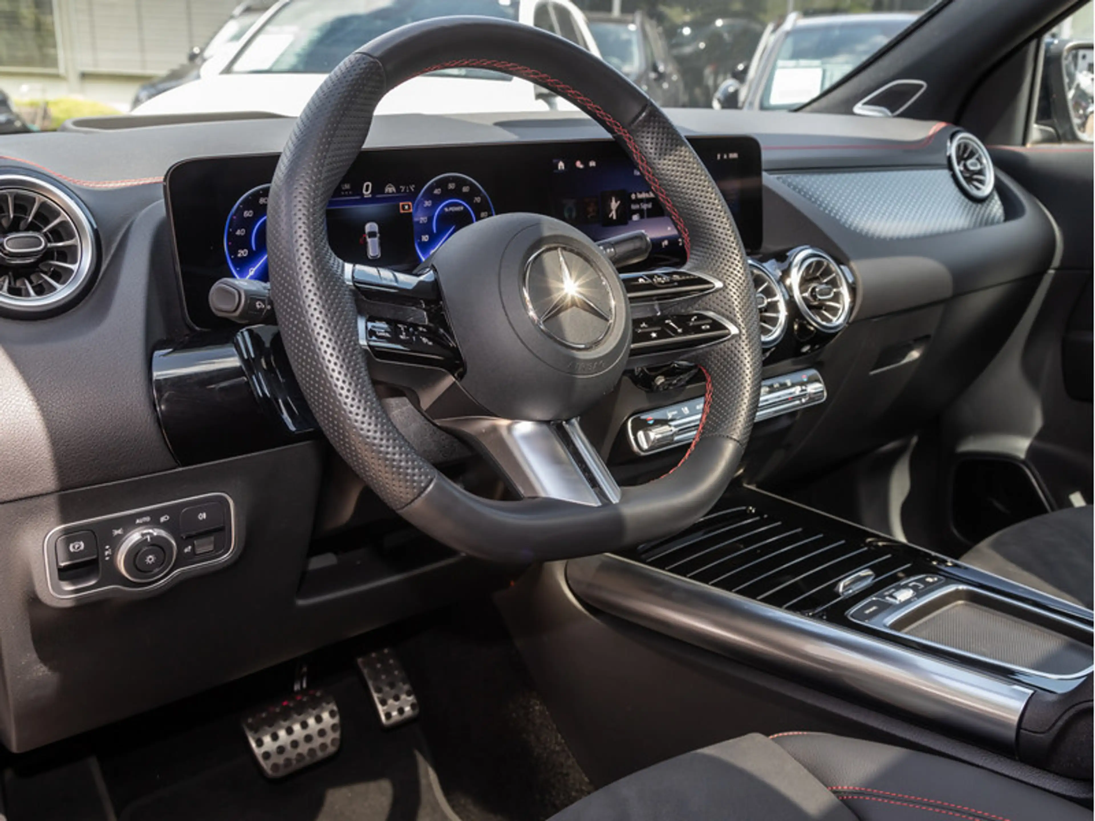 Mercedes-Benz EQA 350 4M AMG-Sport/360/Pano/AHK/Distr/Night/20 — photo 13