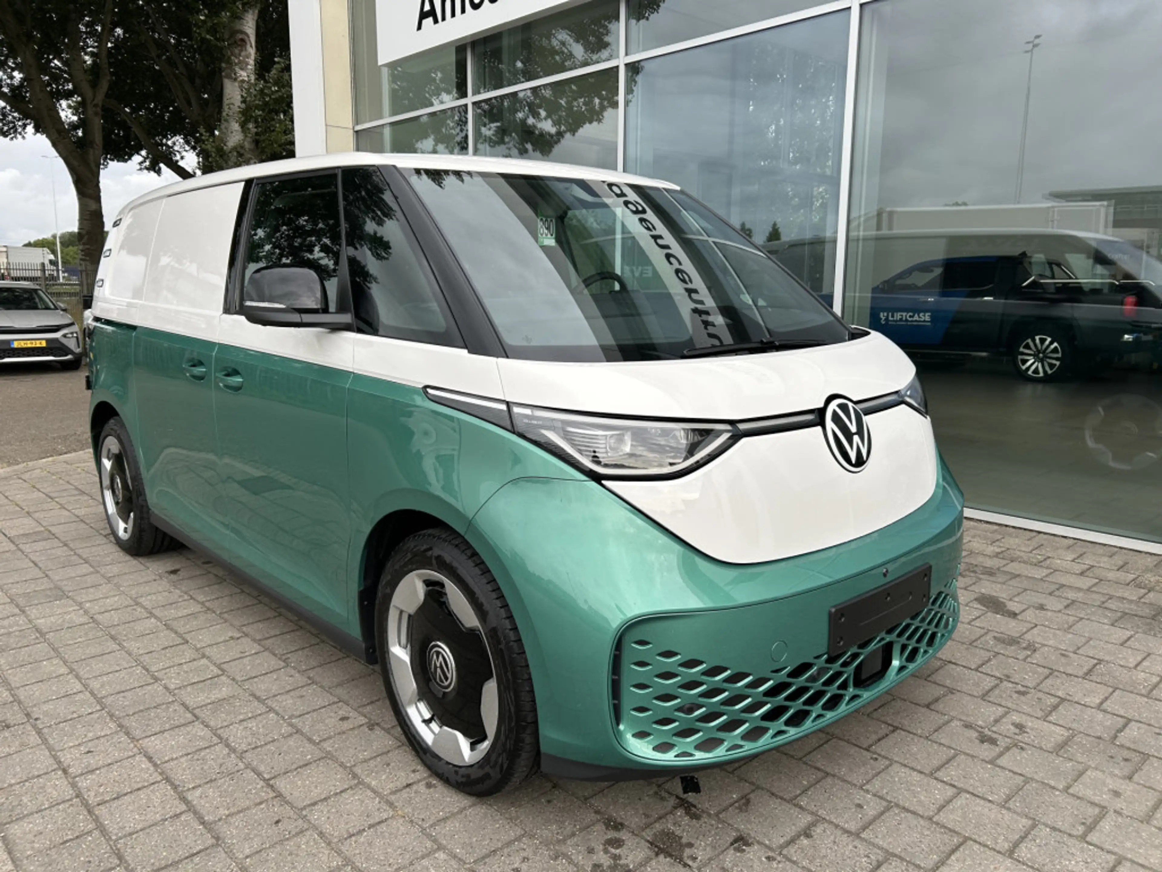 Volkswagen ID. Buzz Cargo Bulli Limited Edition 79 kWh — photo 4