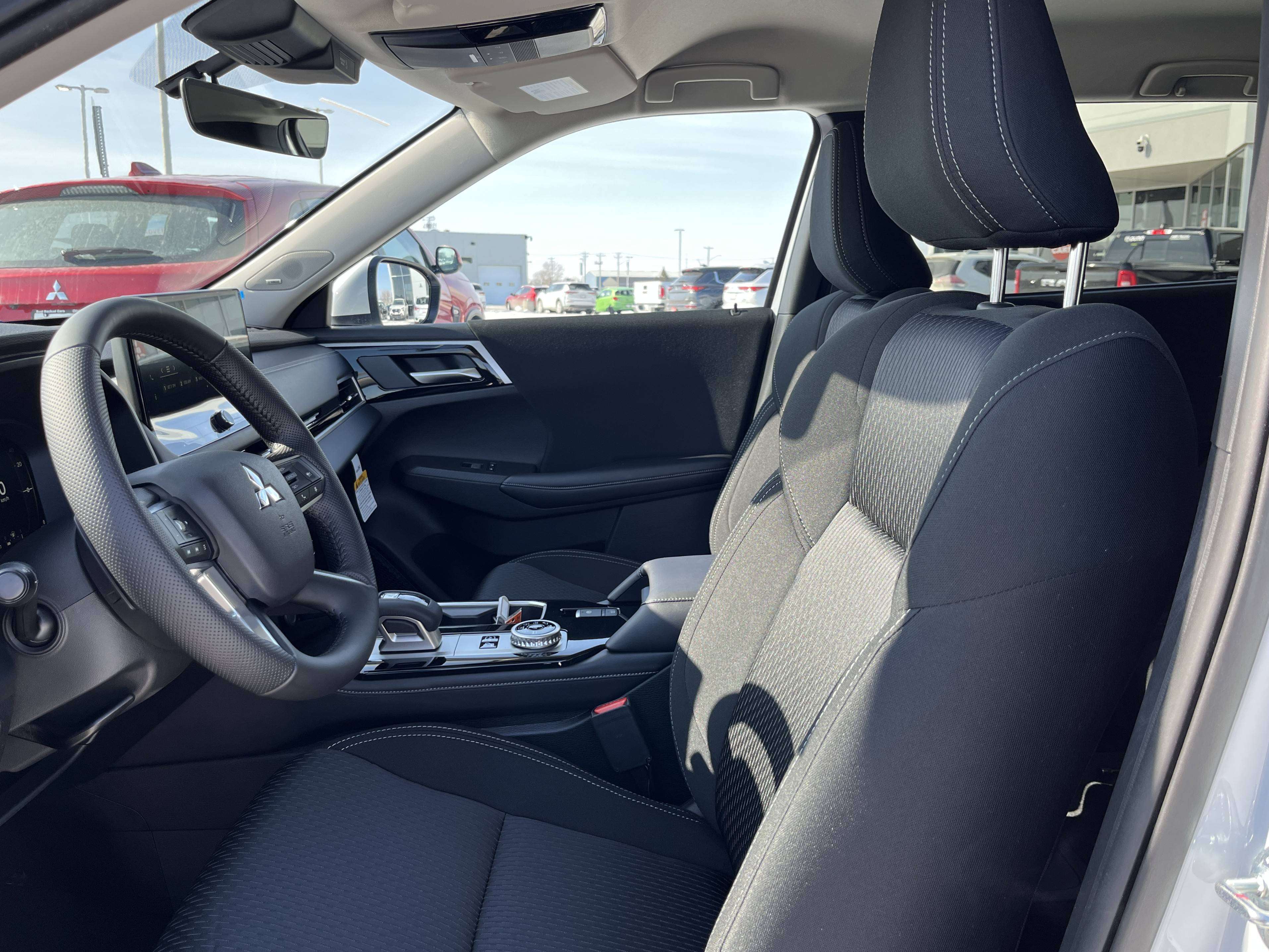 White 2026 Mitsubishi Outlander Hybrid Plug-in SUV / Crossover All-Wheel Drive Automatic