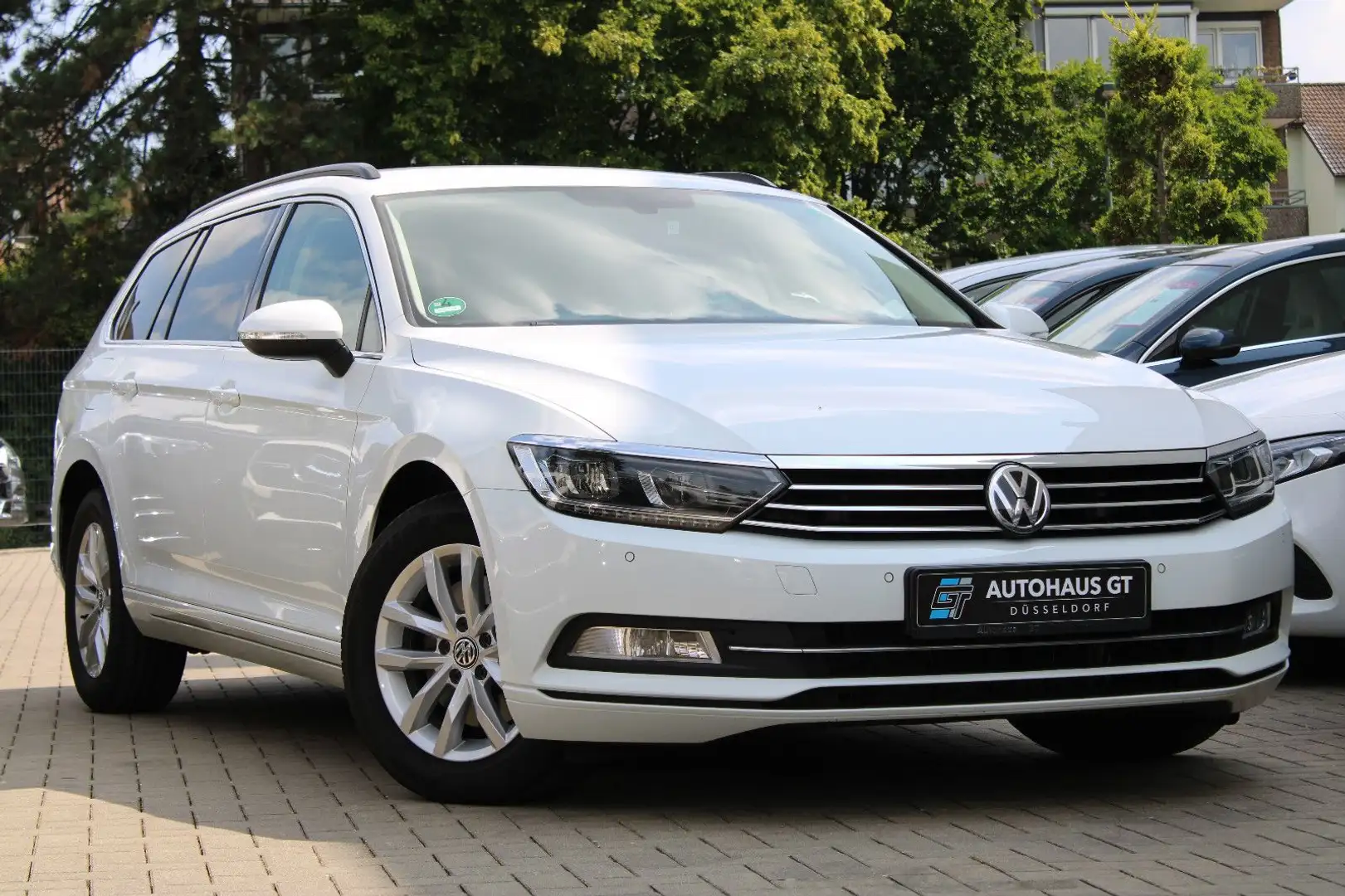 Volkswagen Passat Variant 2.0 TDI DSG/ACC/Klima/Navi/Sitzhz Weiß - 1