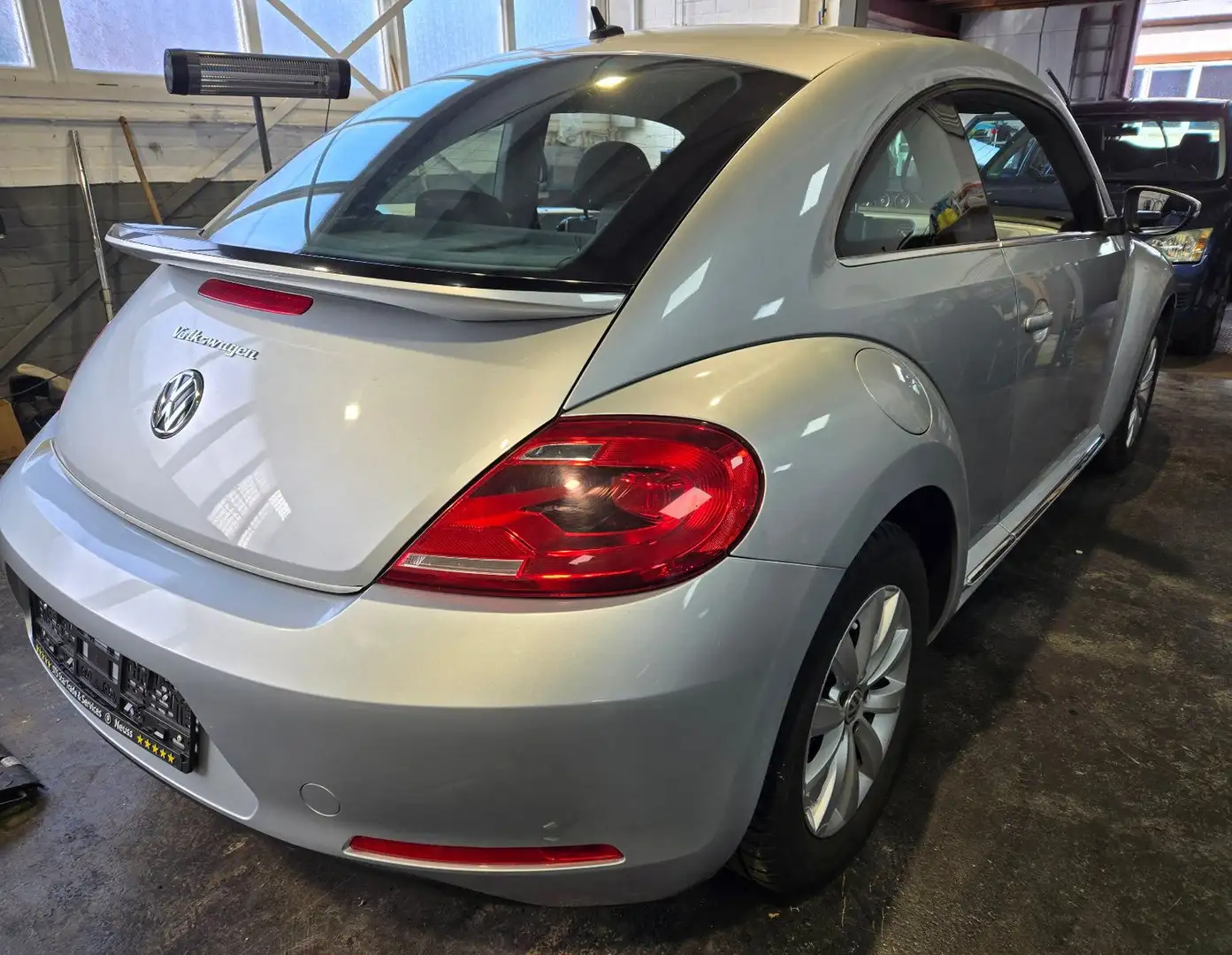 Volkswagen Beetle Lim. Design Silber - 2