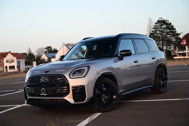 MINI Countryman C JCW TRIM / AUT / SUNROOF / LEATHER / 360 CAMERA