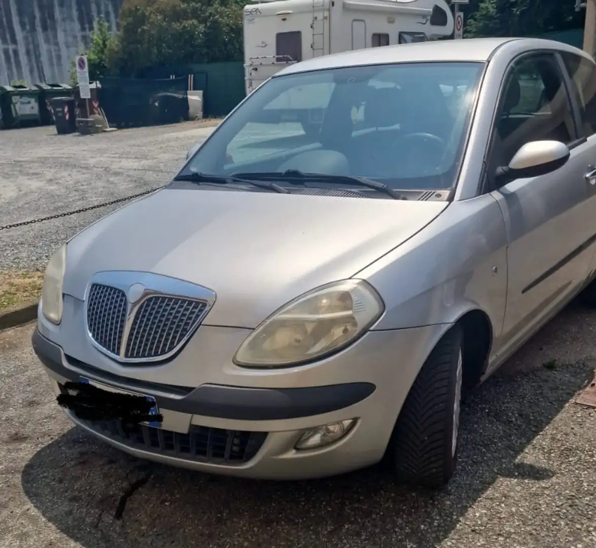 Lancia Ypsilon Y 1.2 16v Unica - 1