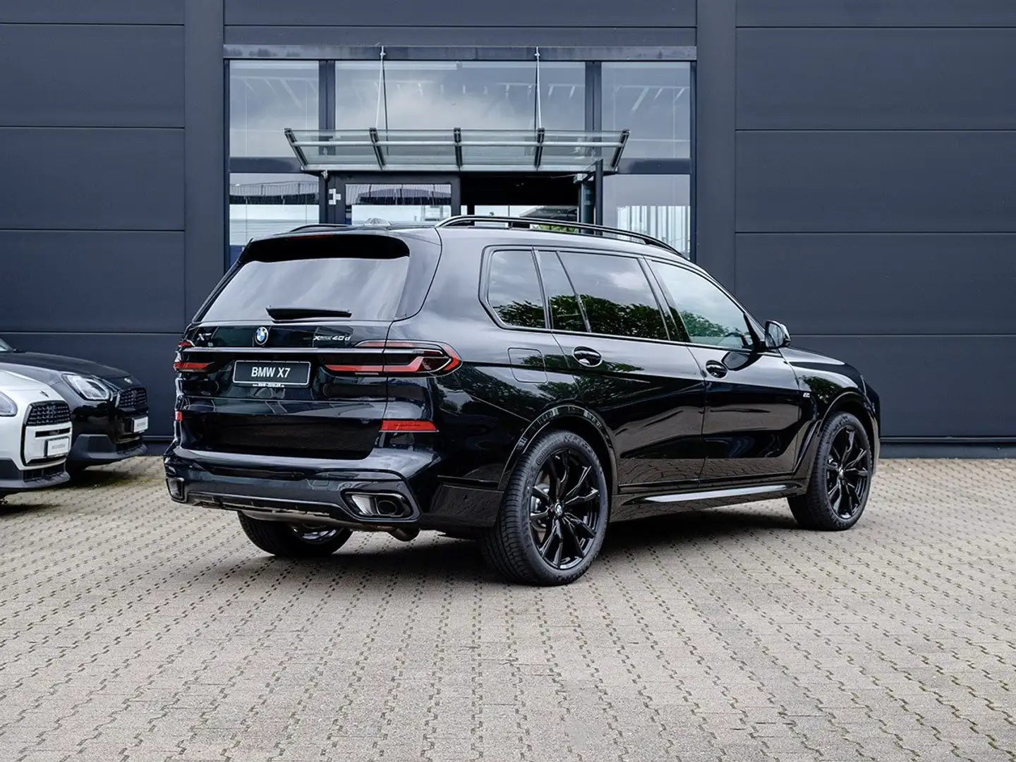 BMW X7 xDrive40d M Sport Pro 22"LM AHK Standheizung Fekete - 2