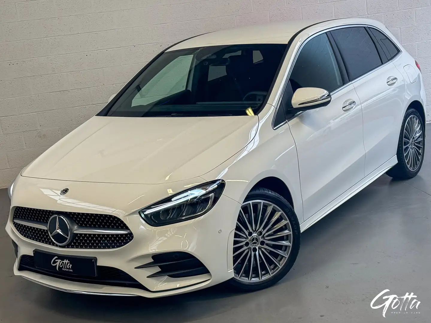Mercedes-Benz B 250 e PHEV AMG Line 218CH***AMG LINE INT-EXT/ LIGHTING Weiß - 1