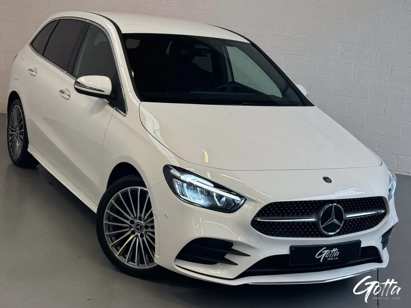 Mercedes-Benz B 250 e PHEV AMG Line 218CH***AMG LINE INT-EXT/ LIGHTING Weiß - 2