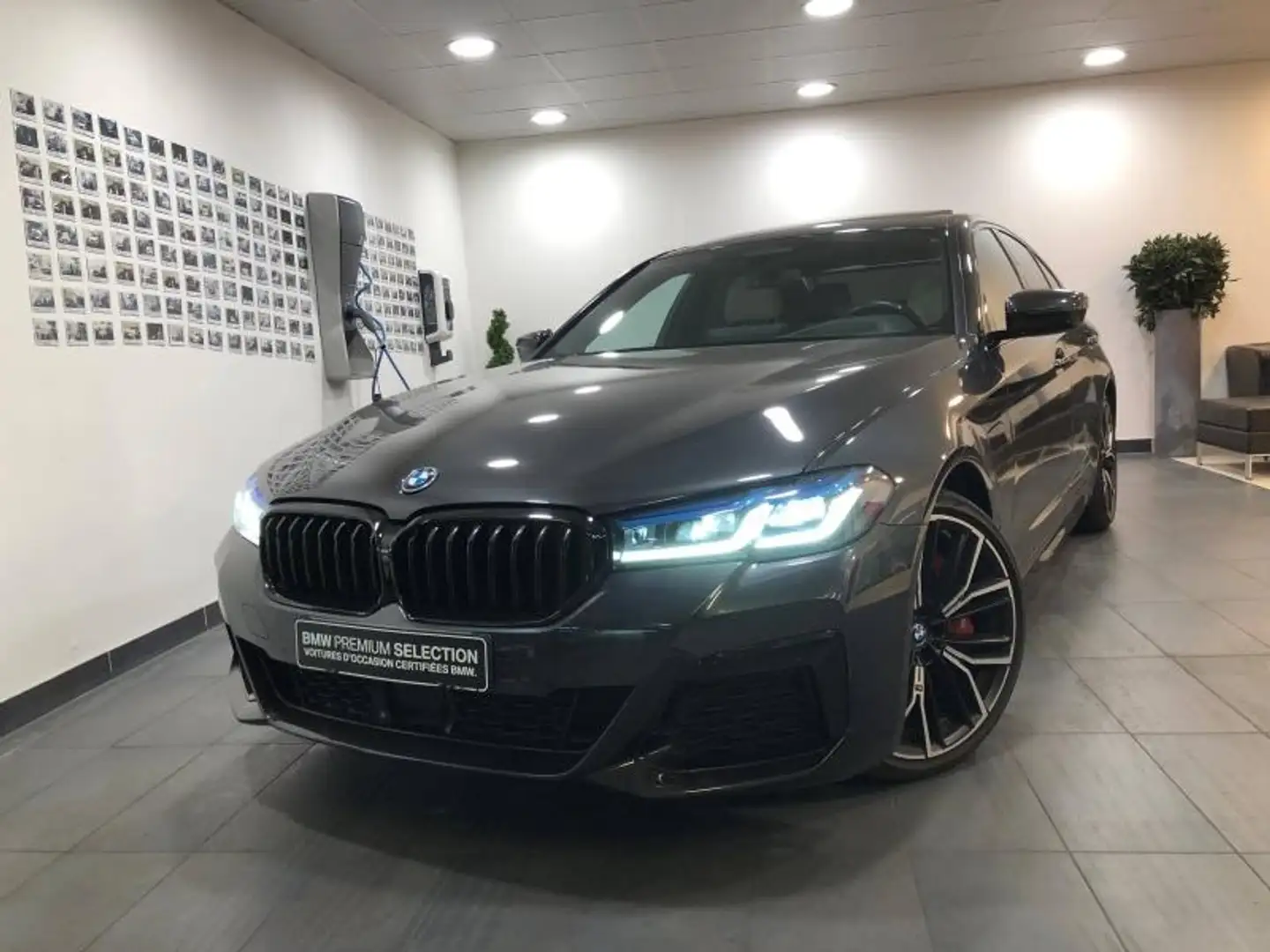BMW 545 545eA xDrive 394ch M Sport Steptronic Noir - 1