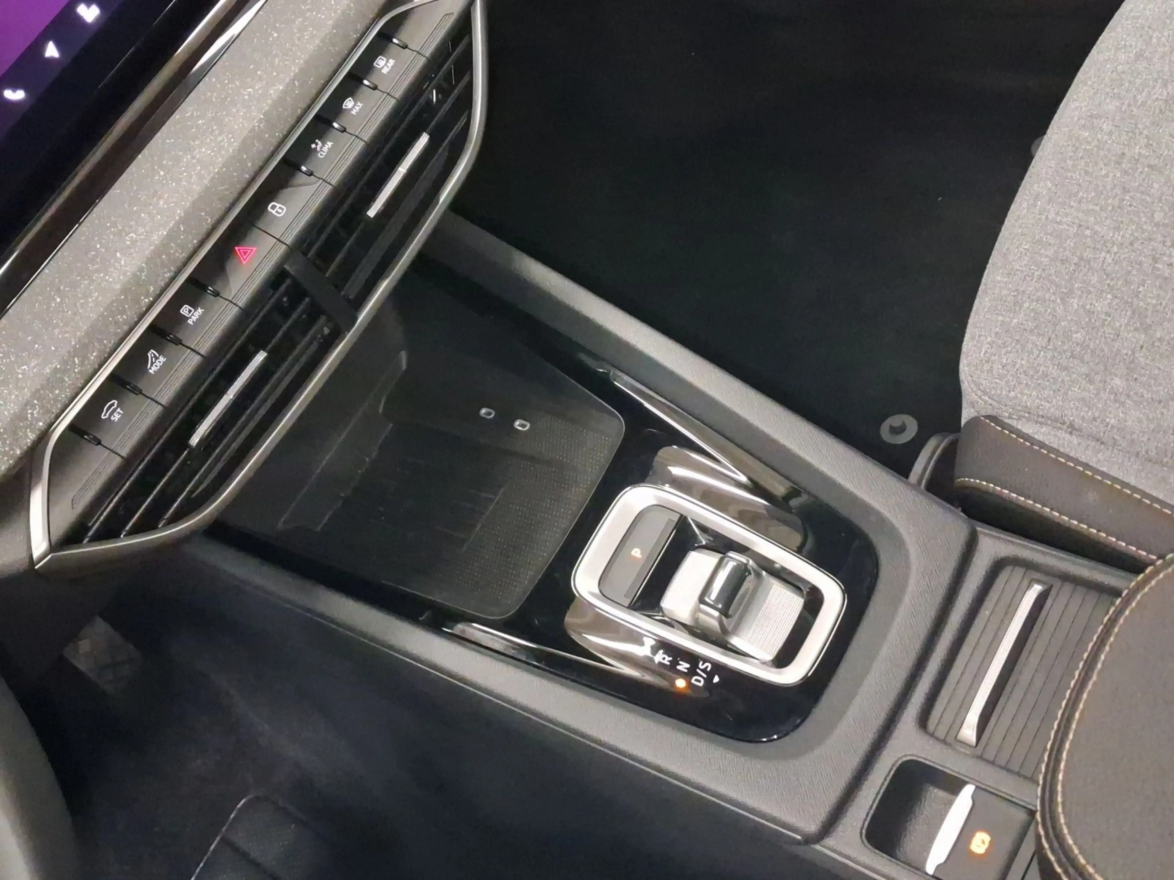 Skoda Octavia Combi 2.0 TDI DSG TOUR MATRIX LM17 HuD 3 — photo 11