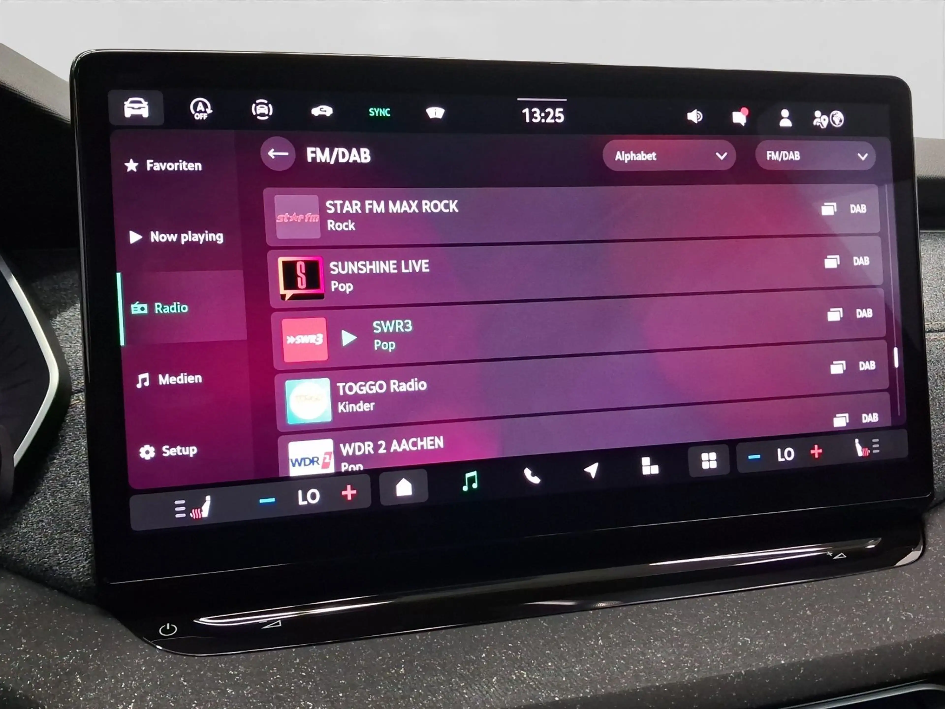 Skoda Octavia Combi 2.0 TDI DSG TOUR MATRIX LM17 HuD 3 — photo 14