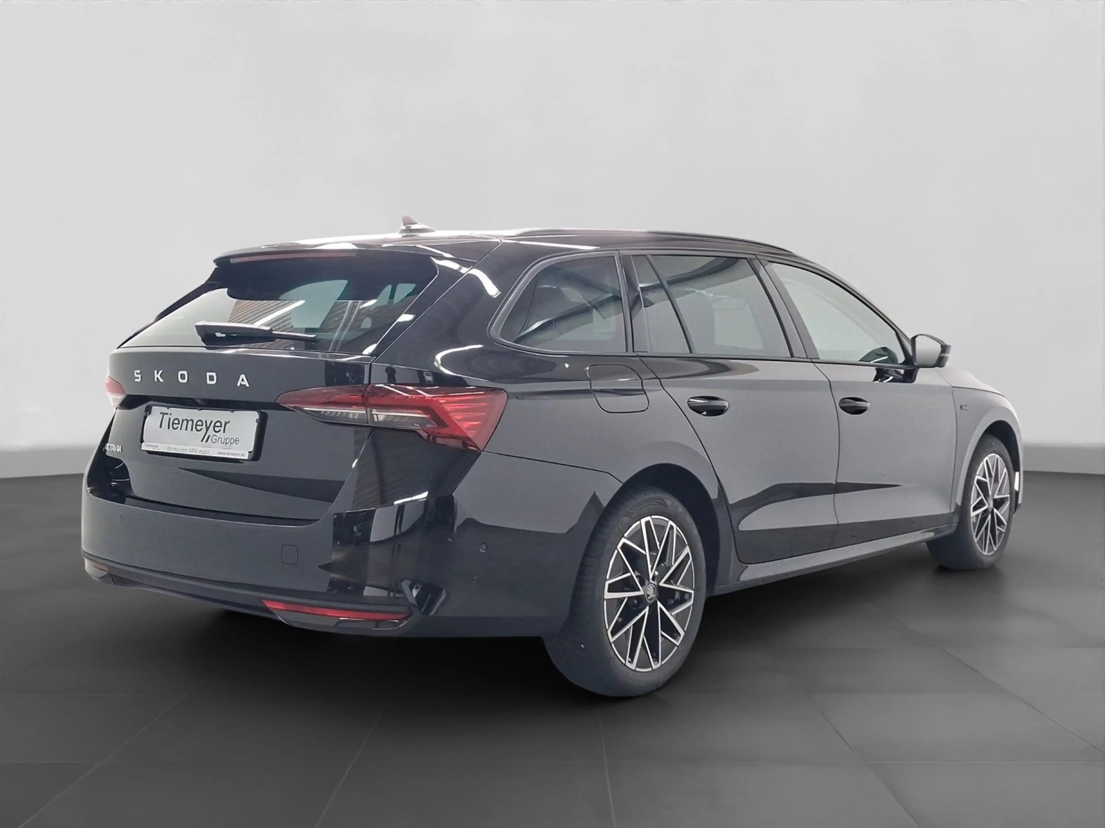 Skoda Octavia Combi 2.0 TDI DSG TOUR MATRIX LM17 HuD 3 — photo 3