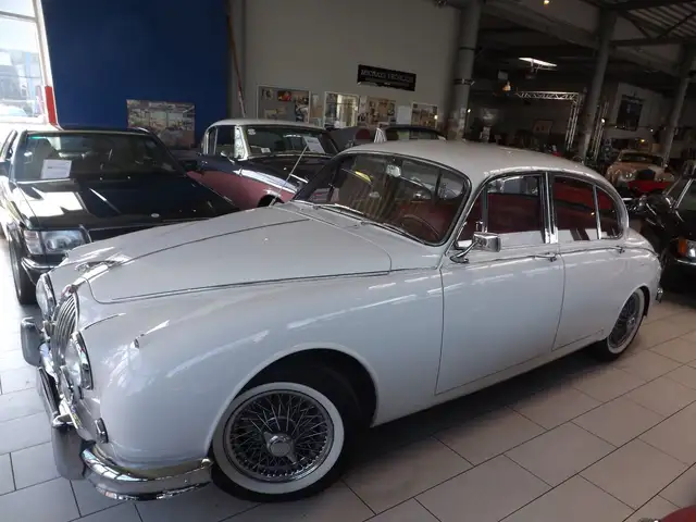 Jaguar MK II super von außen, innen und sogar von unten