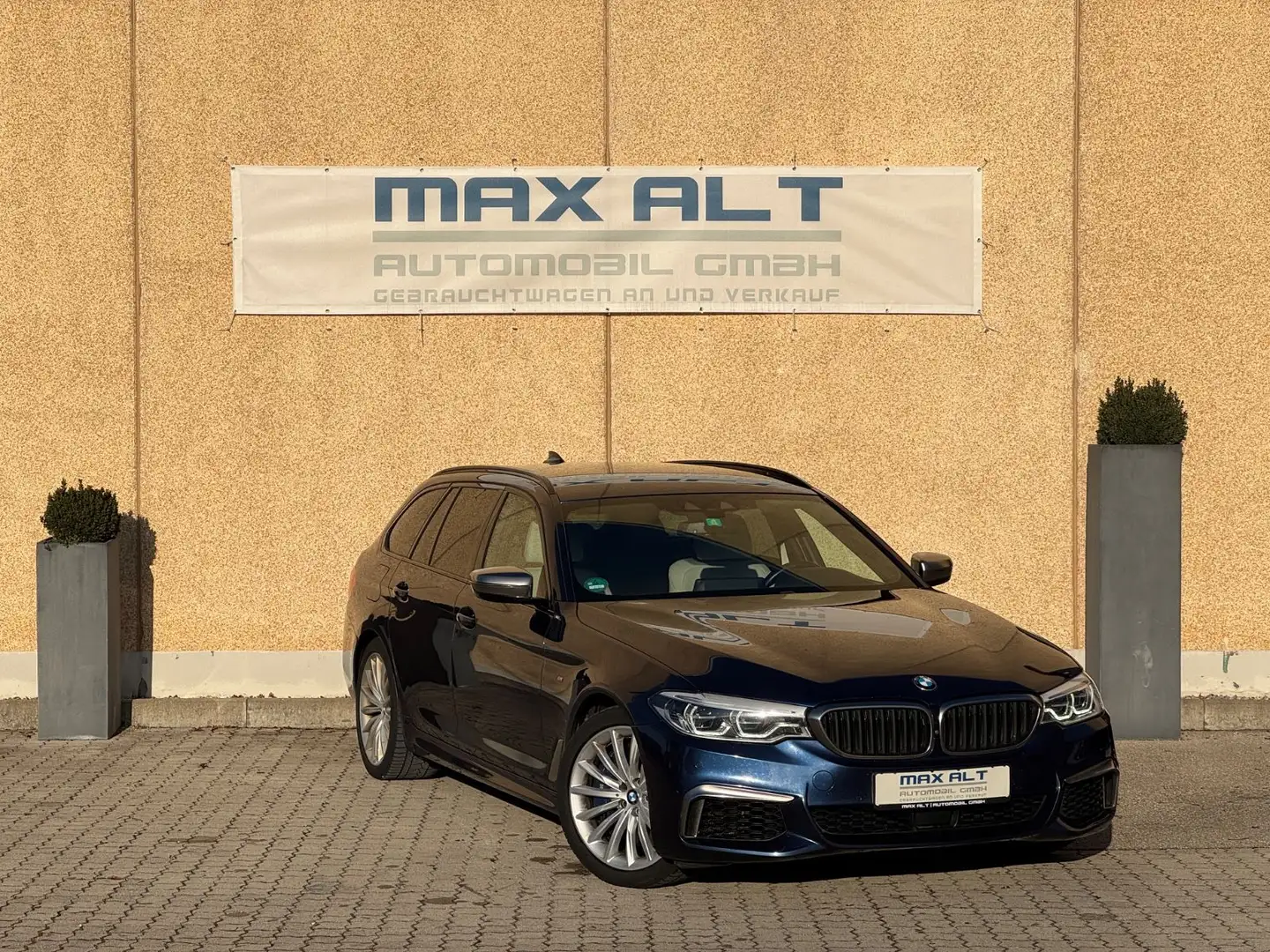 BMW 550 d Tour xDrive/1.Hd/ACC/AHK/360°/Massage/STHZ Modrá - 2
