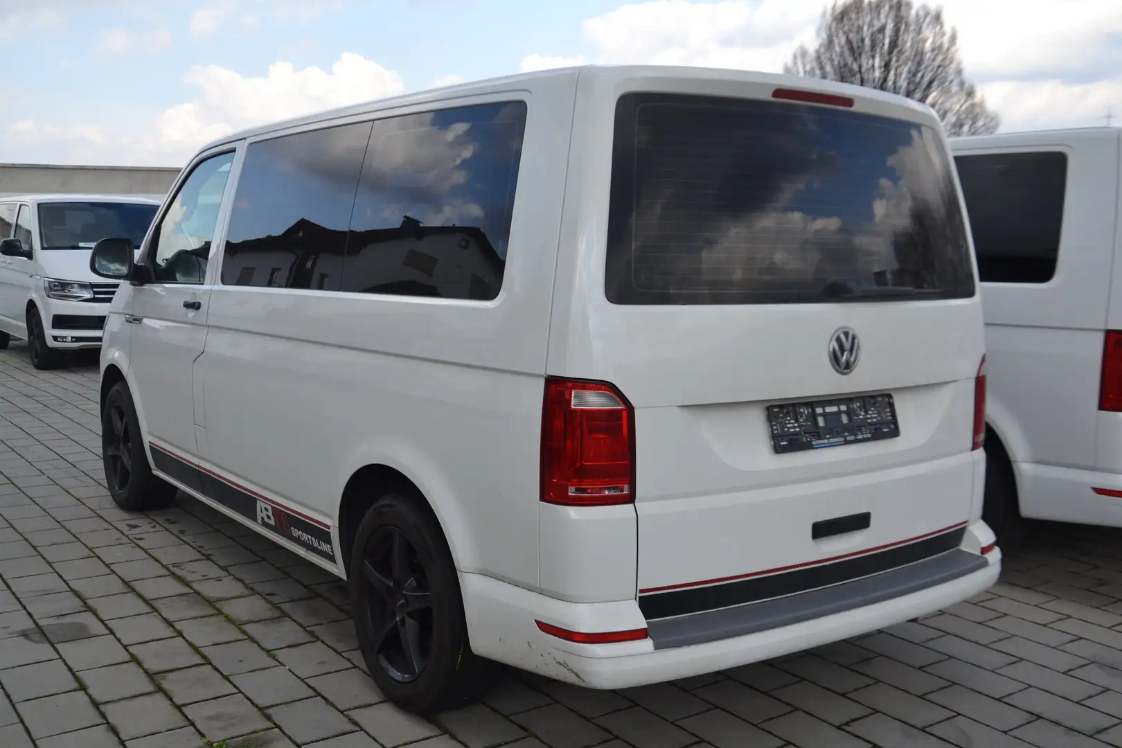 Volkswagen T6 Multivan Multivan/150PS/Tempomat/Bettfunktion/Sportfahrwerk Weiß - 2