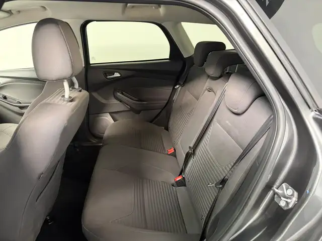 Ford Focus view 24