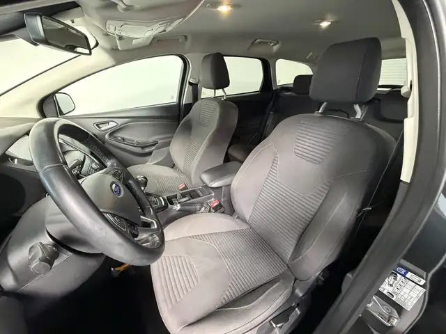 Ford Focus view 4