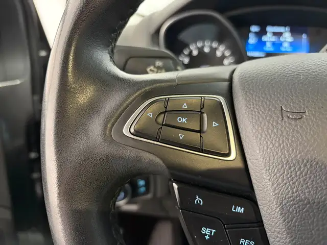 Ford Focus view 11