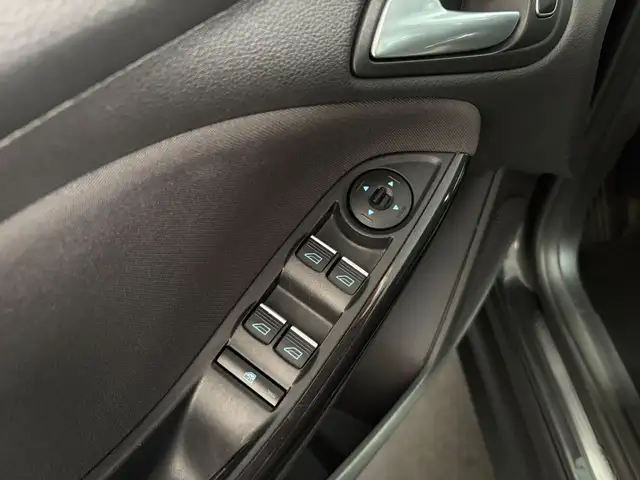 Ford Focus view 6