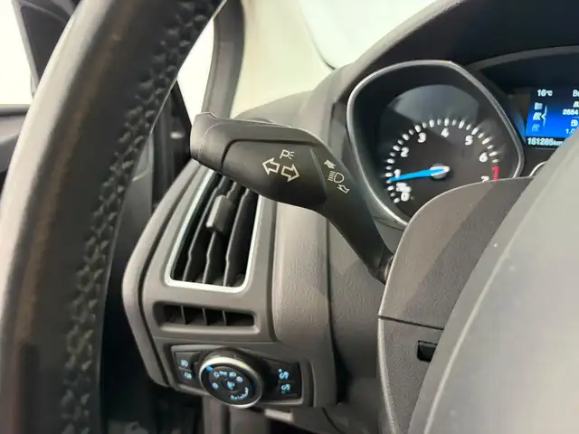 Ford Focus view 9