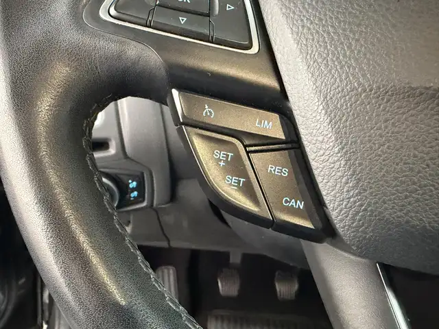 Ford Focus view 10