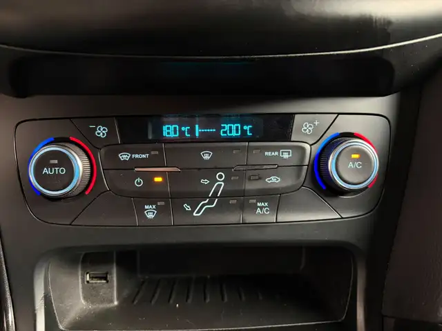 Ford Focus view 17