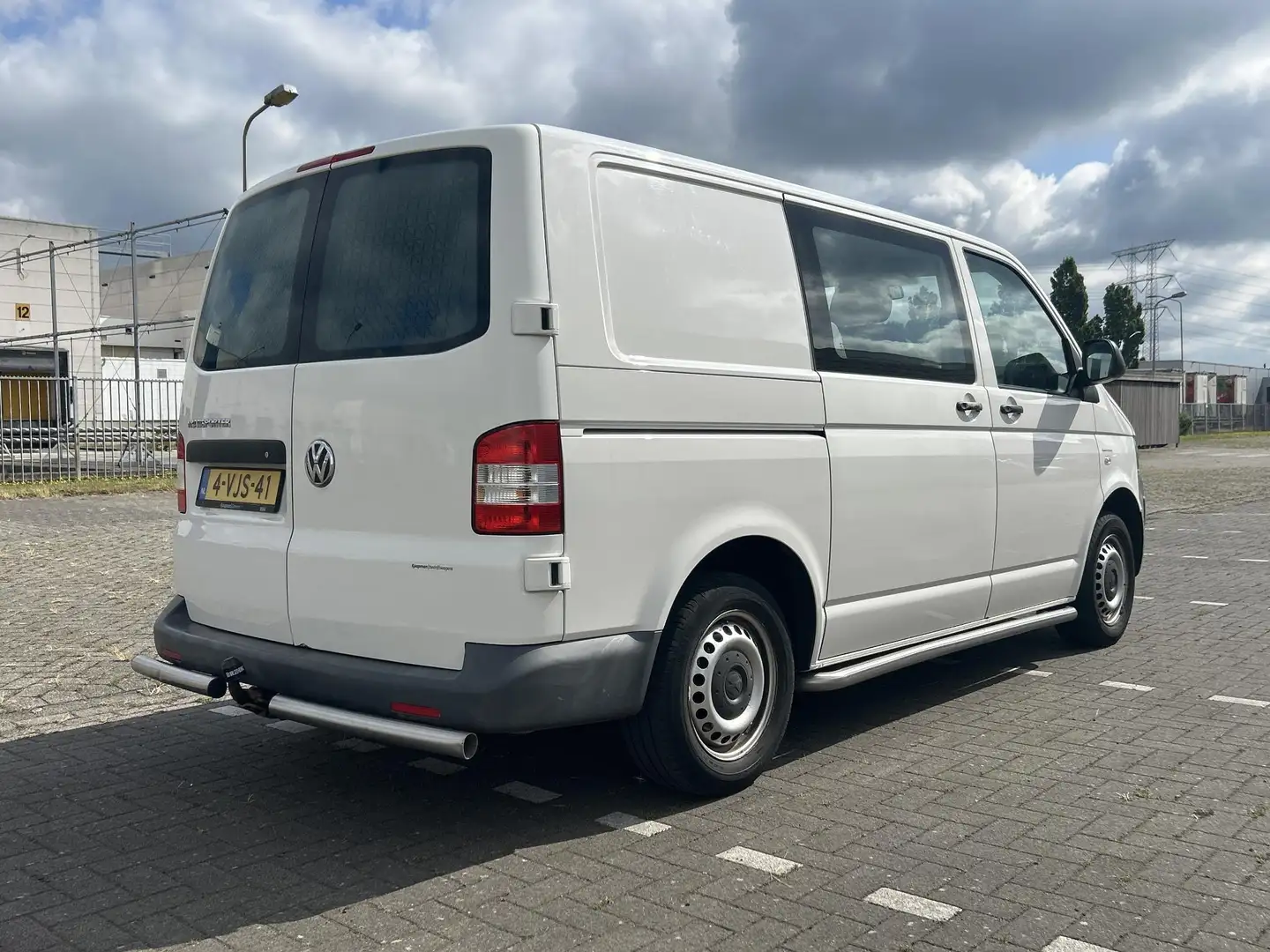 Volkswagen T5 Transporter 2.0 TDI L1H1 T800 Baseline DC Budgetline | € 6.950 Wit - 2