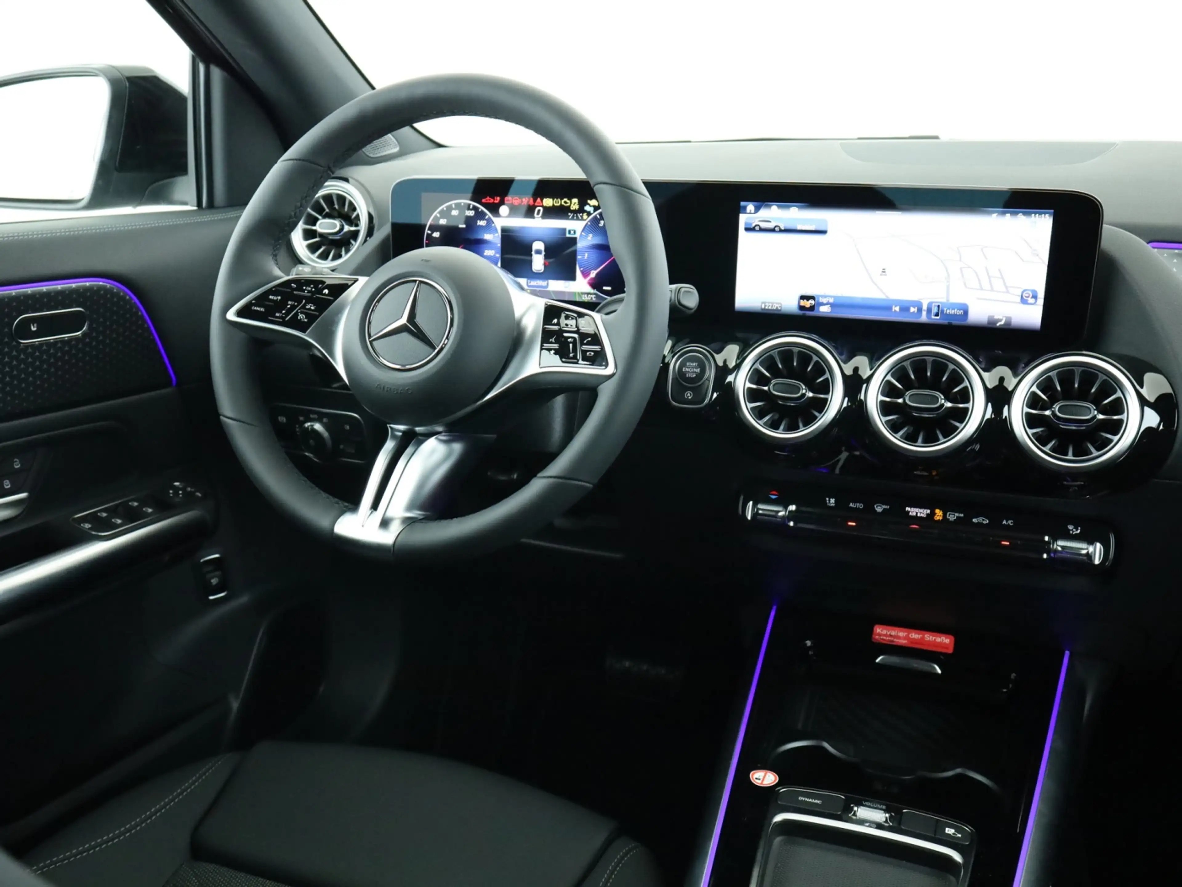 Mercedes-Benz GLA 180 360 ACC AHK AUT DynLicht Fernlichtass. — photo 10