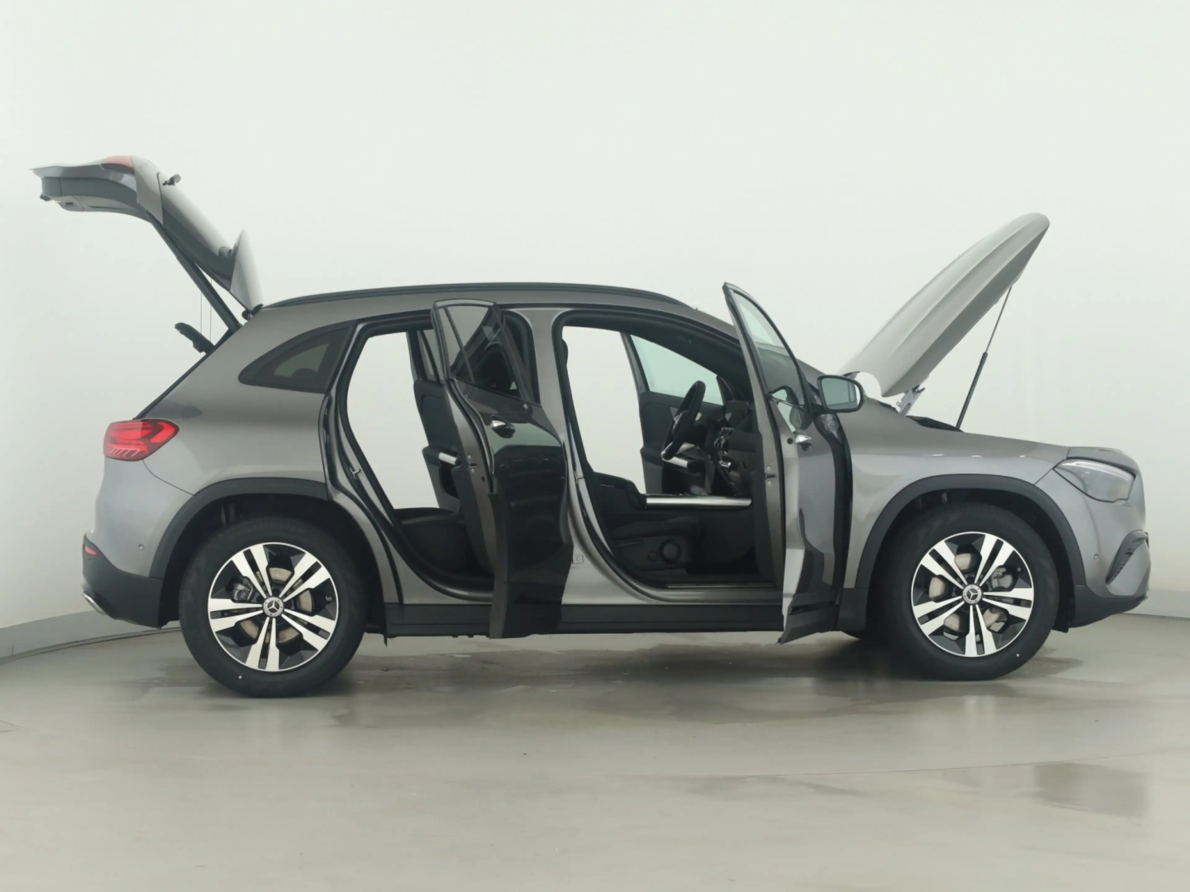 Mercedes-Benz GLA 180 360 ACC AHK AUT DynLicht Fernlichtass. — photo 8